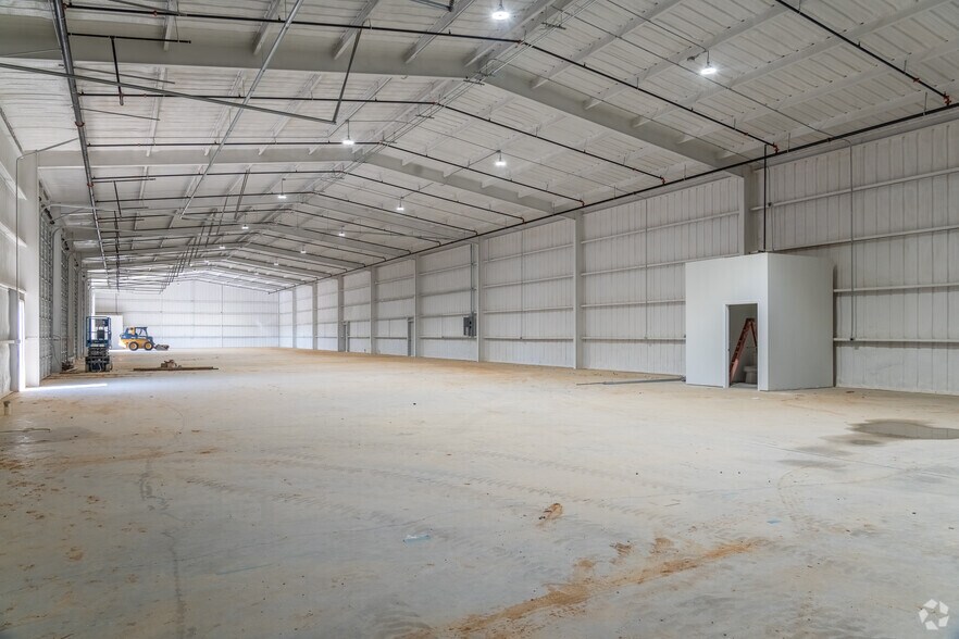 More Photos Of 12308 Rendon Rd, Burleson Industrial For Sale