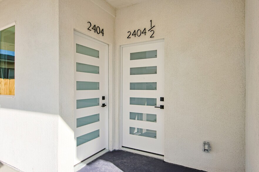 More Photos Of 2404 S Cochran Ave, Los Angeles Apartments For Sale