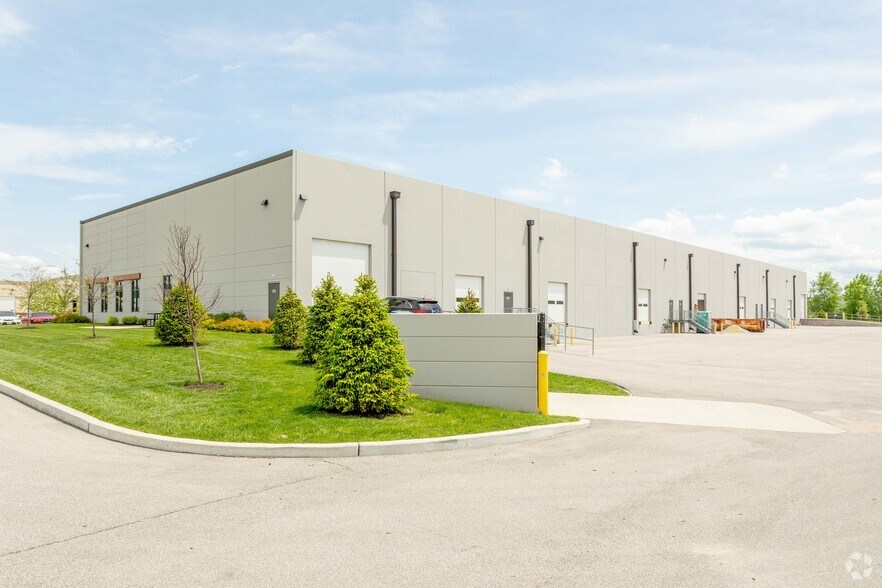 More Photos Of 673-675 Spirit Valley Central Dr, Chesterfield Warehouse For Sale