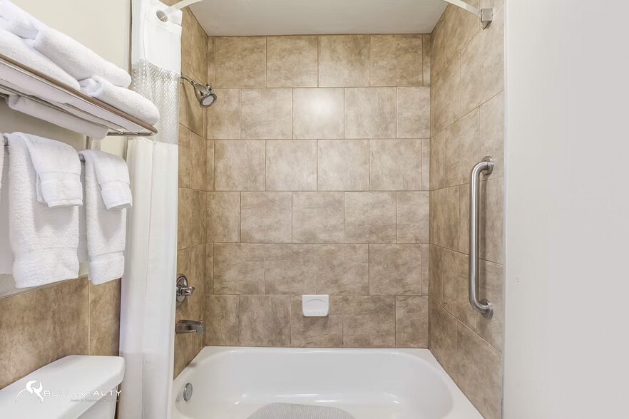 More Photos Of 2915 Highway 14, New Iberia Apartments For Sale