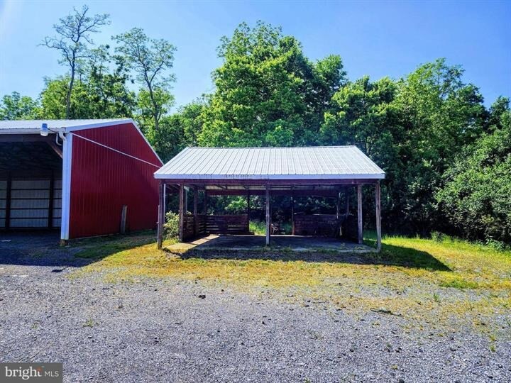 More Photos Of 215 Burkharts ln, Martinsburg Flex For Lease