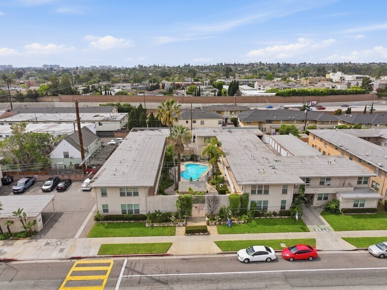 More Photos Of 3575 S Sepulveda Blvd, Los Angeles Apartments For Sale