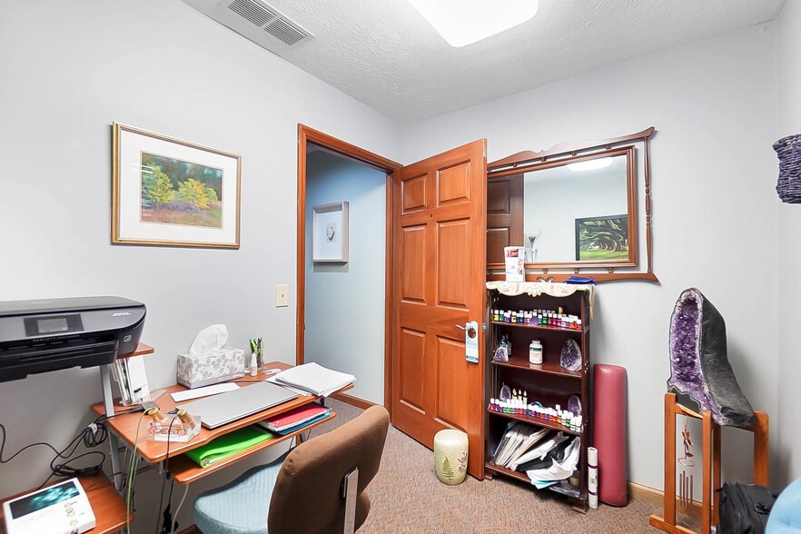 More Photos Of 860 E Franklin St, Dayton Medical For Sale