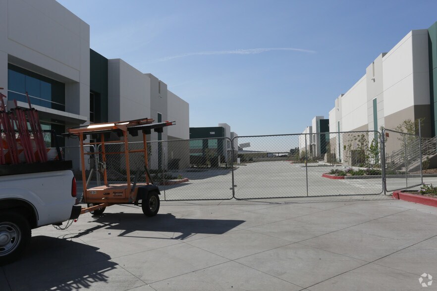 More Photos Of 1520 S Grove Ave, Ontario Warehouse For Lease