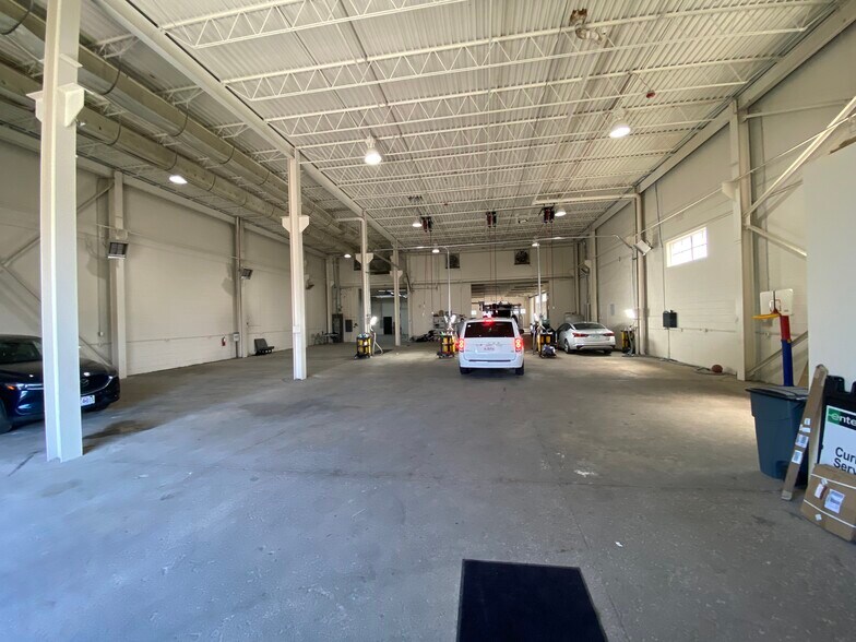 More Photos Of 3250 Franklin St, Detroit Office For Lease