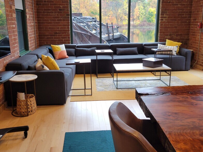 More Photos Of 183 Crescent St, Waltham Office For Lease