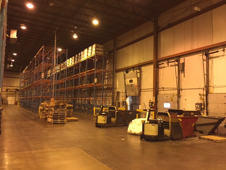 More Photos Of 2801 S Marsh Ave, Yorktown Refrigeration Cold Storage For Sale