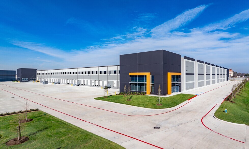 More Photos Of 12020 State Highway 249, Houston Unknown For Lease