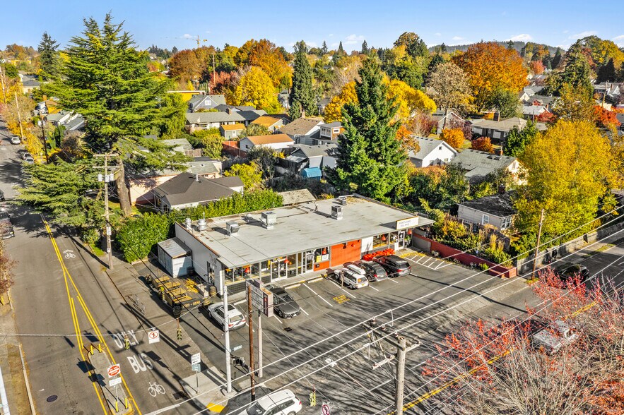 More Photos Of 2805-2815 SE Holgate Blvd, Portland Freestanding For Sale