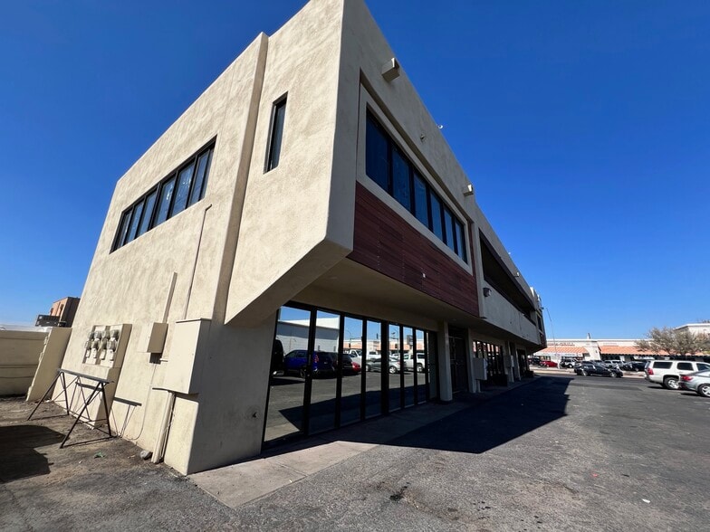 More Photos Of 2841 E Bell Rd, Phoenix Storefront Retail Office For Sale