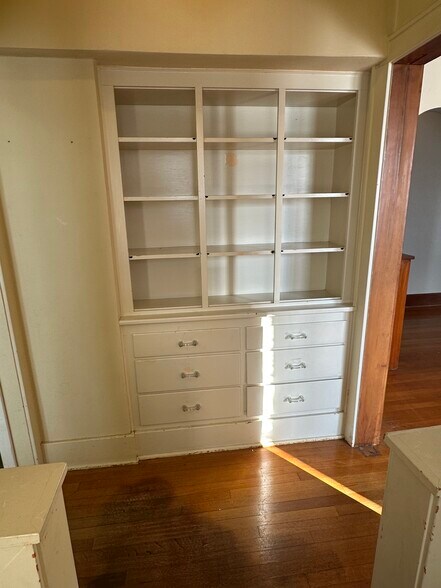 More Photos Of 9 Caulfield Ave, Camdenton Storefront Retail Office For Sale