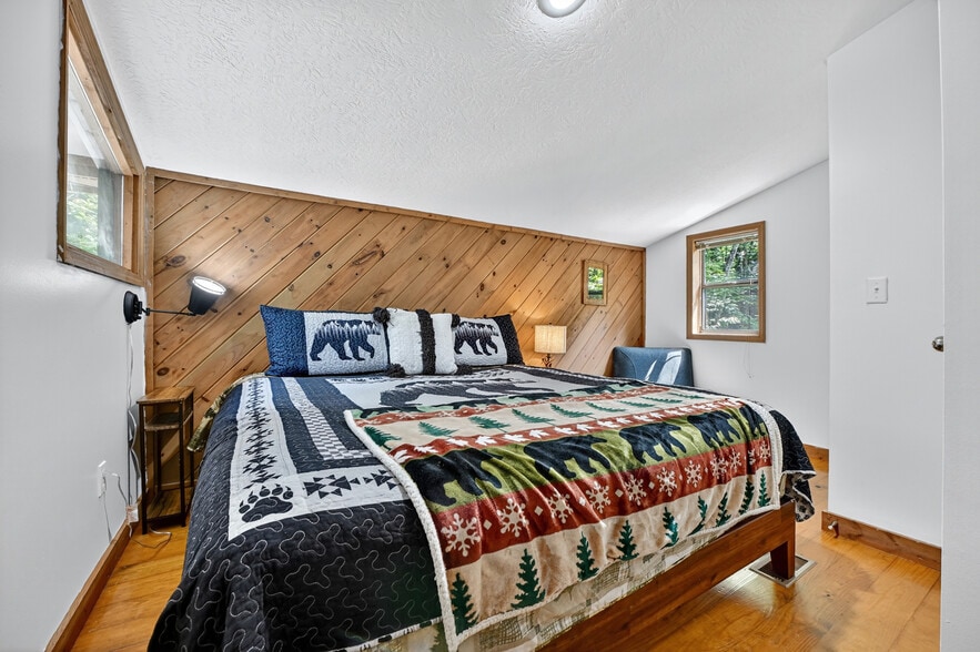 More Photos Of 77 Alpine Way, Blairsville Hotel For Sale