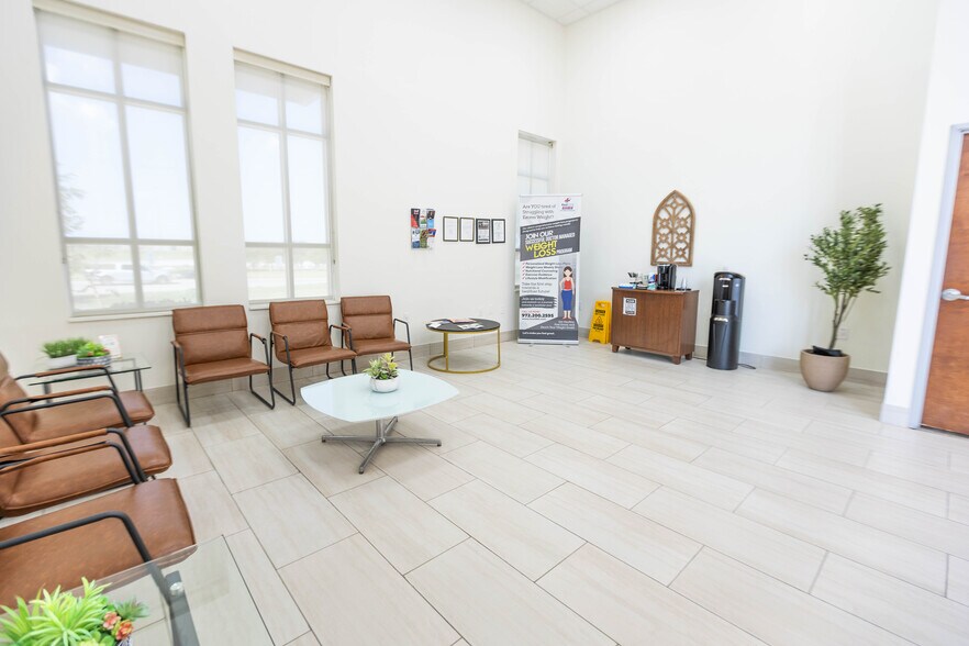 More Photos Of 3320 Lavon Dr, Garland Bank For Lease