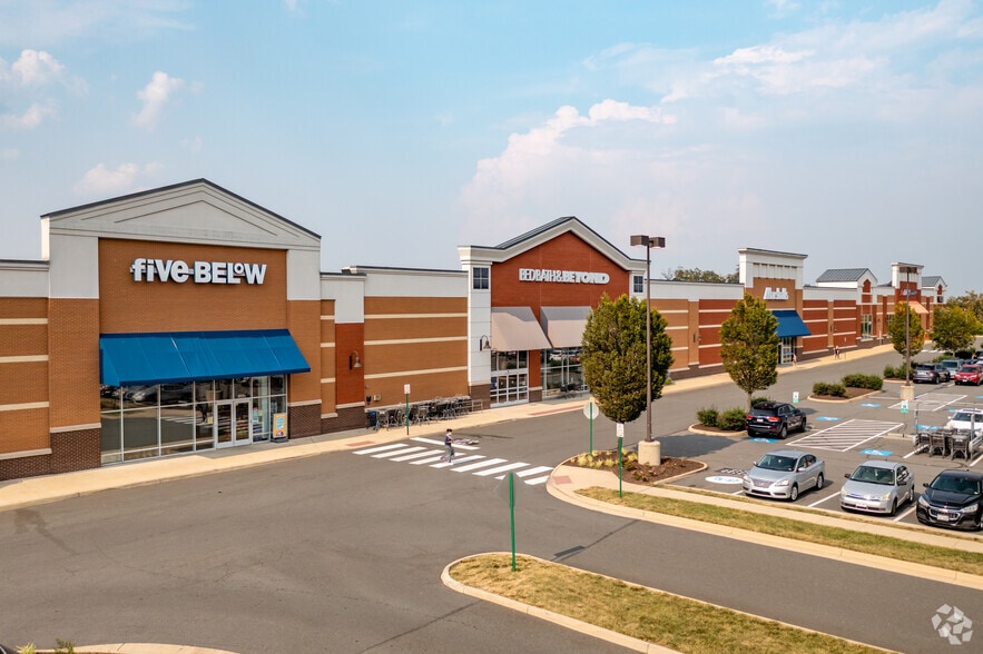 Primary Photo Of 528-536 Fort Evans Rd, Leesburg General Retail For Lease
