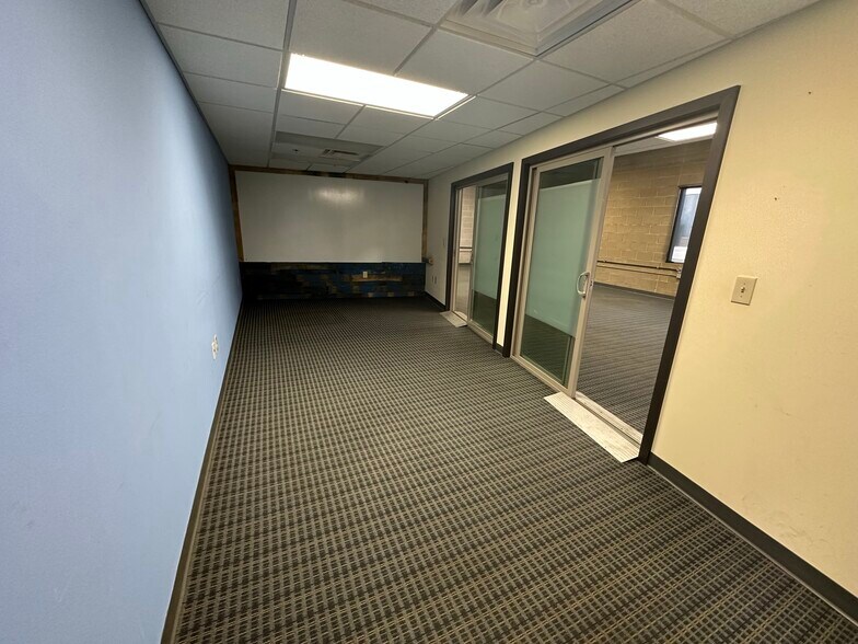 More Photos Of 2120 Howard Dr W, North Mankato Warehouse For Lease