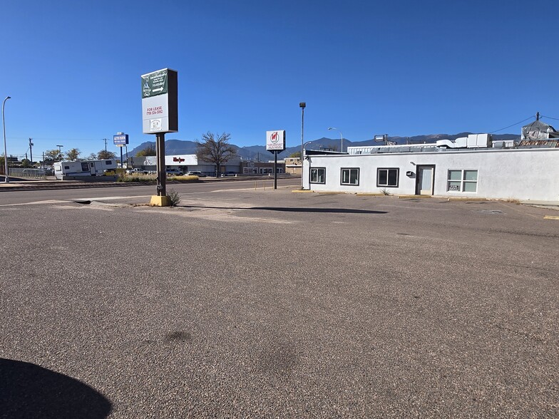 More Photos Of 2318-2332 E Platte Ave, Colorado Springs Freestanding For Lease