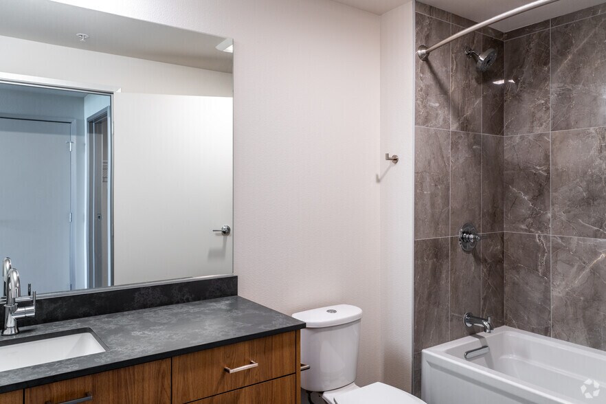 More Photos Of 875 NE 27th Ave, Portland Apartments For Lease