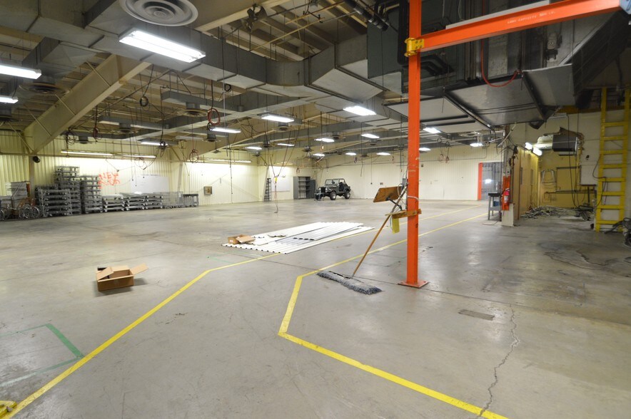 More Photos Of 400 Battaile Dr, Winchester Manufacturing For Lease