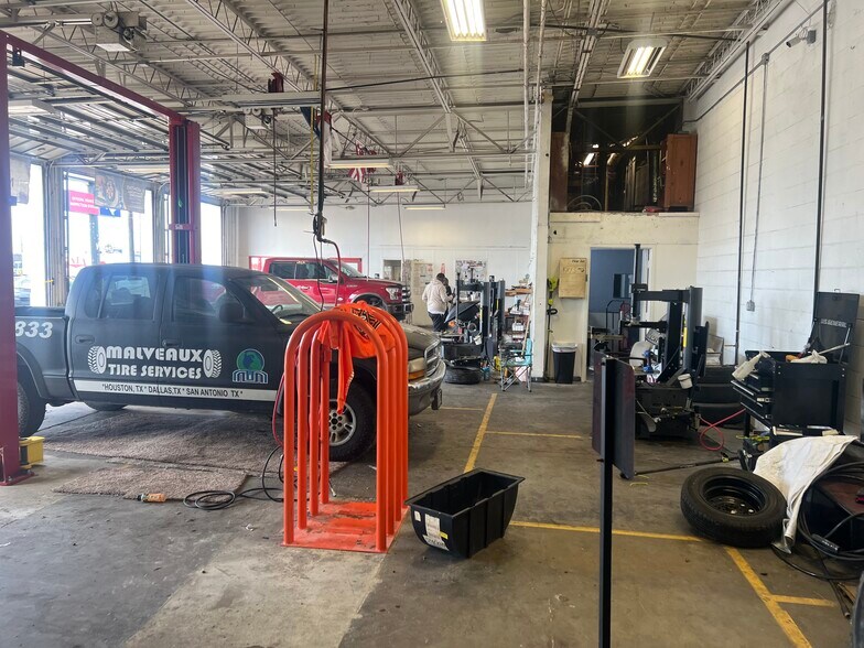 More Photos Of 500 Sheldon Rd, Channelview Auto Repair For Sale