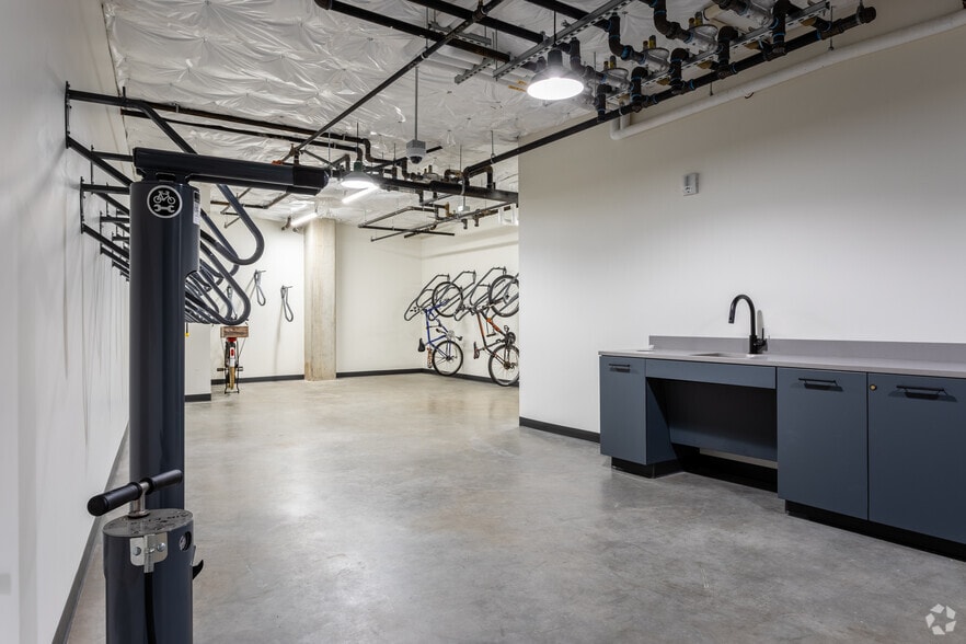 More Photos Of 1725 SW Salmon St, Portland Apartments For Lease