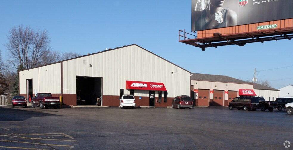 Primary Photo Of 8350 W Washington St, Indianapolis Auto Repair For Lease
