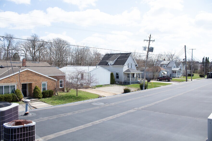 More Photos Of 645 Bellefontaine Ave, Marion Light Distribution For Sale