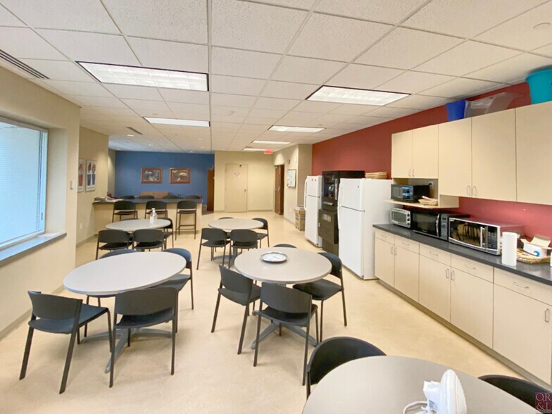 More Photos Of 200 Day Hill Rd, Windsor Office For Lease