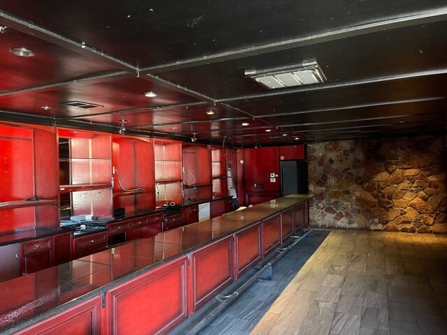 More Photos Of 11411 Moorpark St, North Hollywood General Retail For Sale