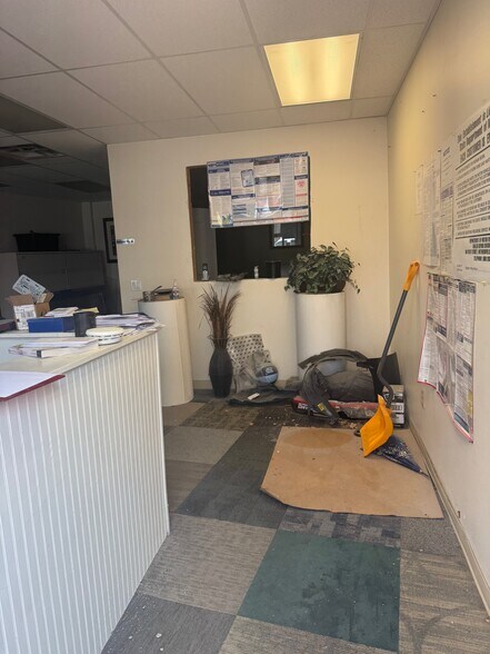 More Photos Of 8 Van Tassell Ct, Norwalk Flex For Lease