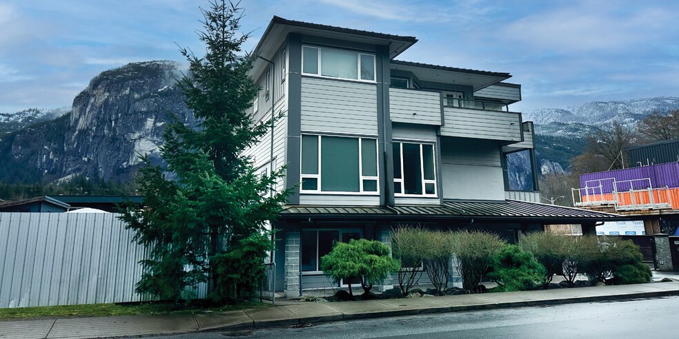 Primary Photo Of 37738 3 Av, Squamish Flex For Lease