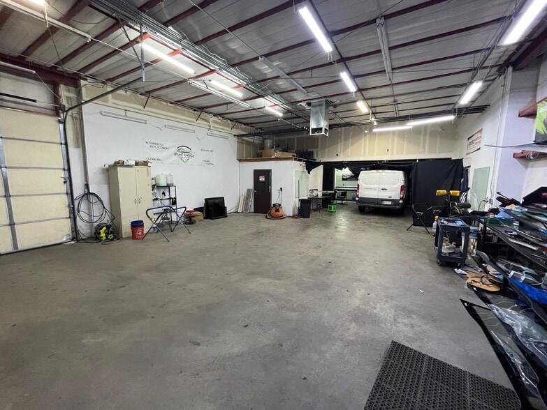 More Photos Of 7079 S Jordan Rd, Centennial Flex For Lease