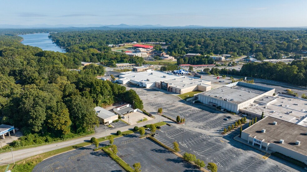 More Photos Of 1358 Plaza Dr, Gainesville Freestanding For Sale