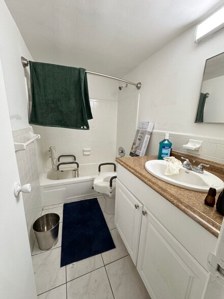 More Photos Of 148 NW 40th Ct, Oakland Park Apartments For Sale
