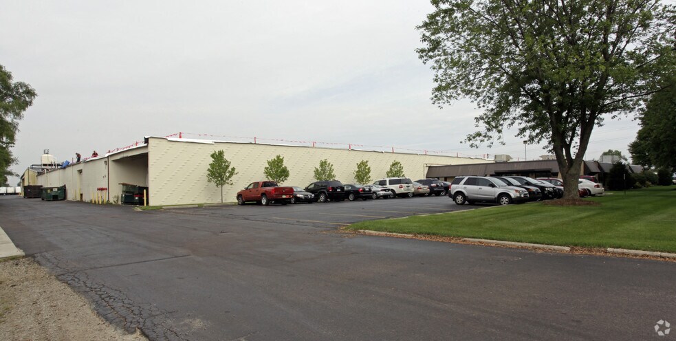 More Photos Of 799 Ladd Rd, Walled Lake Manufacturing For Lease