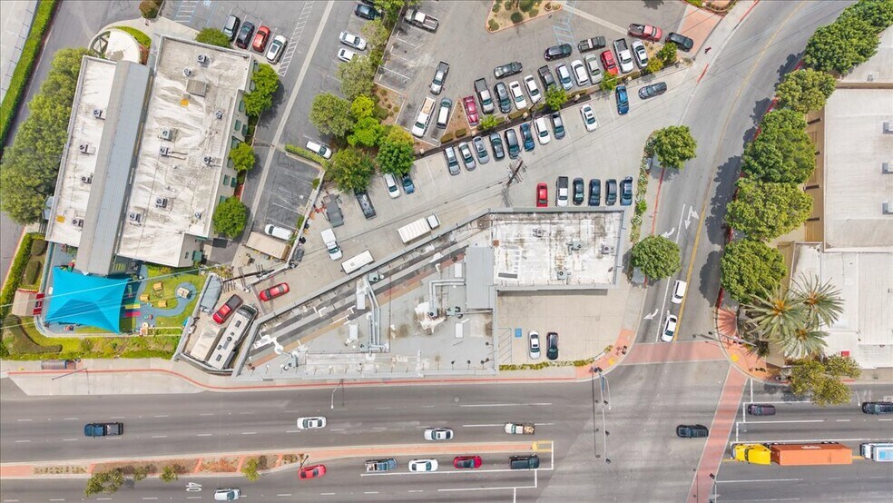 More Photos Of 6730 E Florence Ave, Bell Gardens Service For Sale