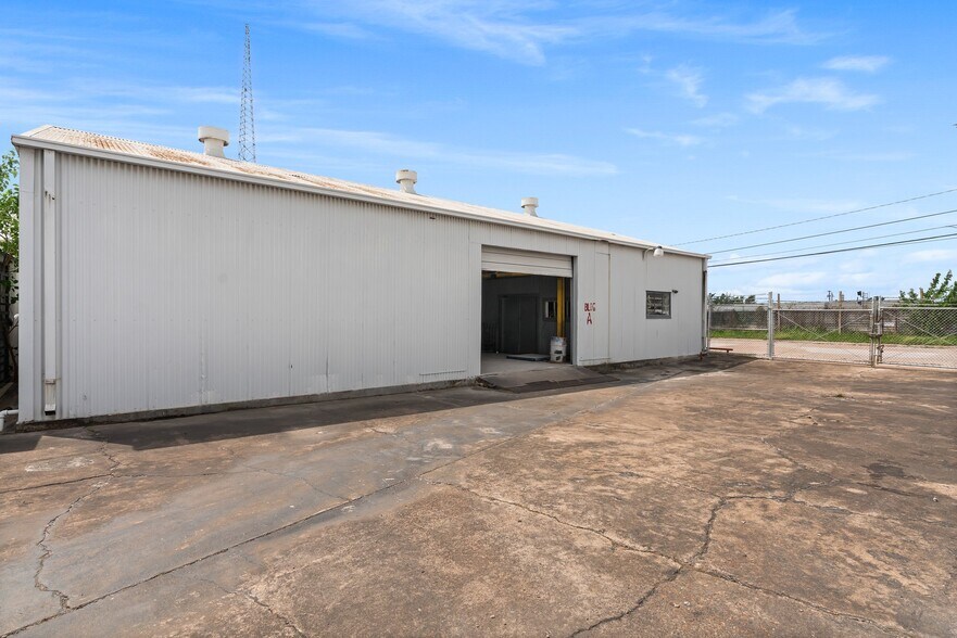More Photos Of 3314 Carr St, Houston Manufacturing For Sale