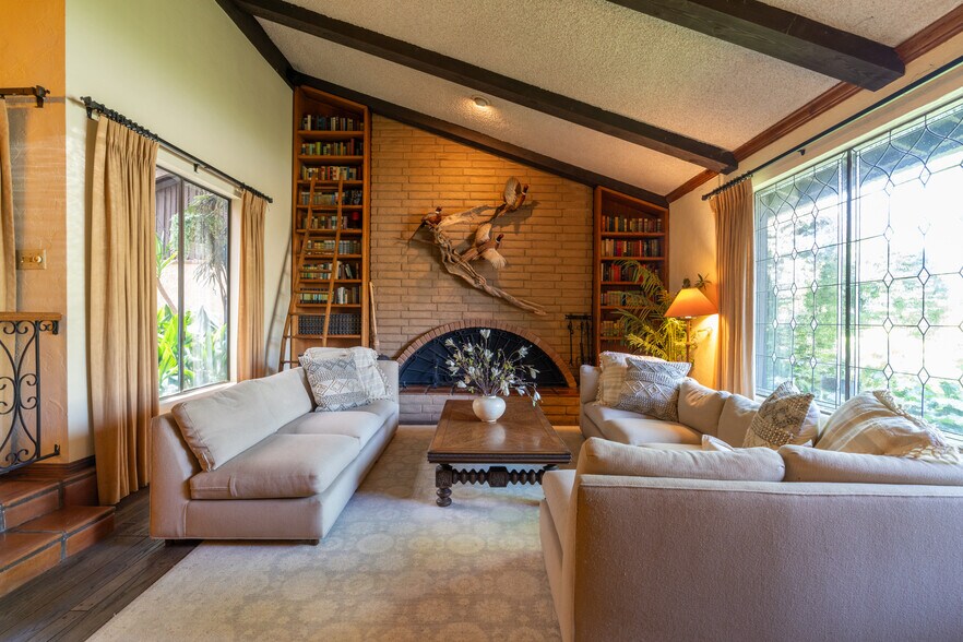 More Photos Of 6320 Honolulu Ave, La Crescenta Land For Sale