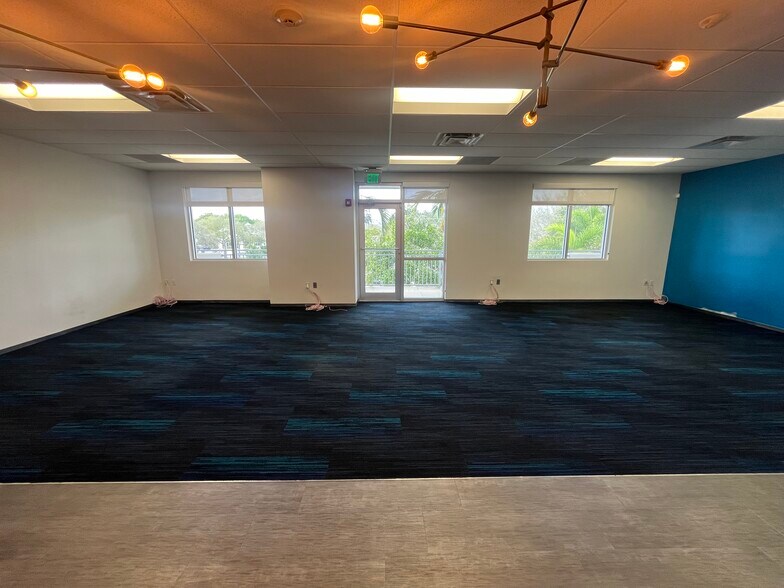 More Photos Of 260 SW Natura Ave, Deerfield Beach Office For Sale