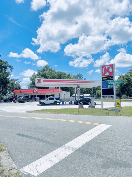 More Photos Of 1606 Shepard Ln, Intercession City Convenience Store For Sale