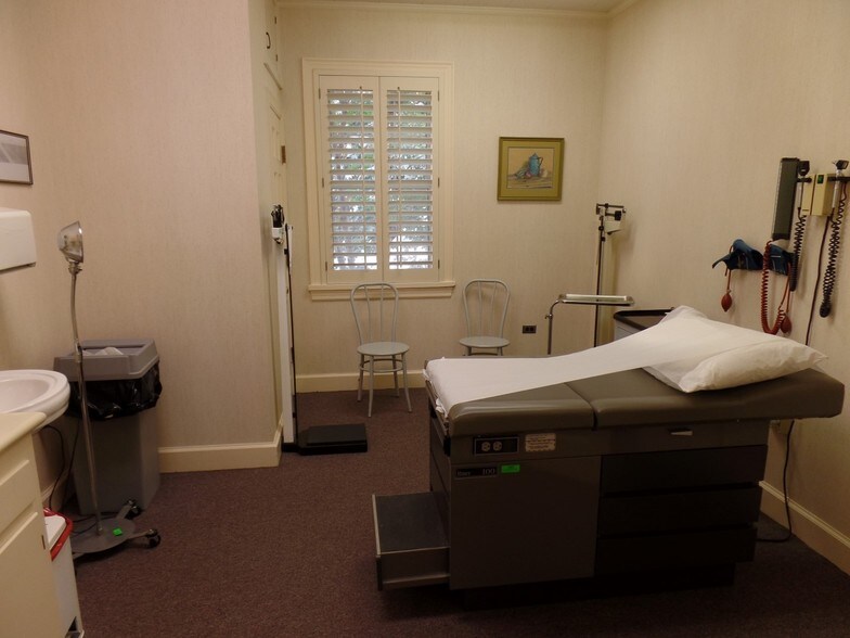 More Photos Of 316 E Harper St, Troy Medical For Sale