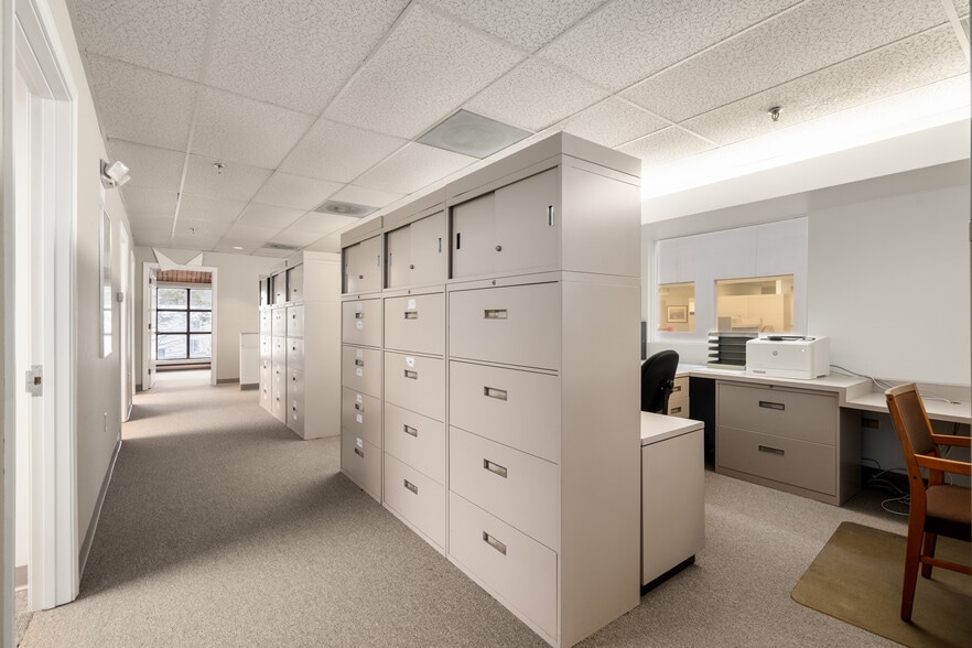 More Photos Of 1000 Plain St, Marshfield Office For Sale