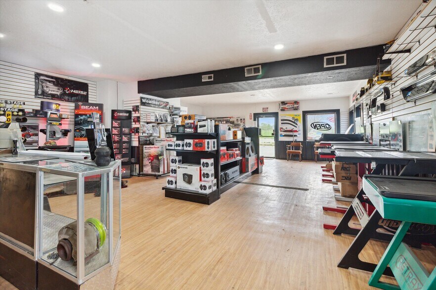 More Photos Of 3159 W Monroe Rd, Alma Freestanding For Sale