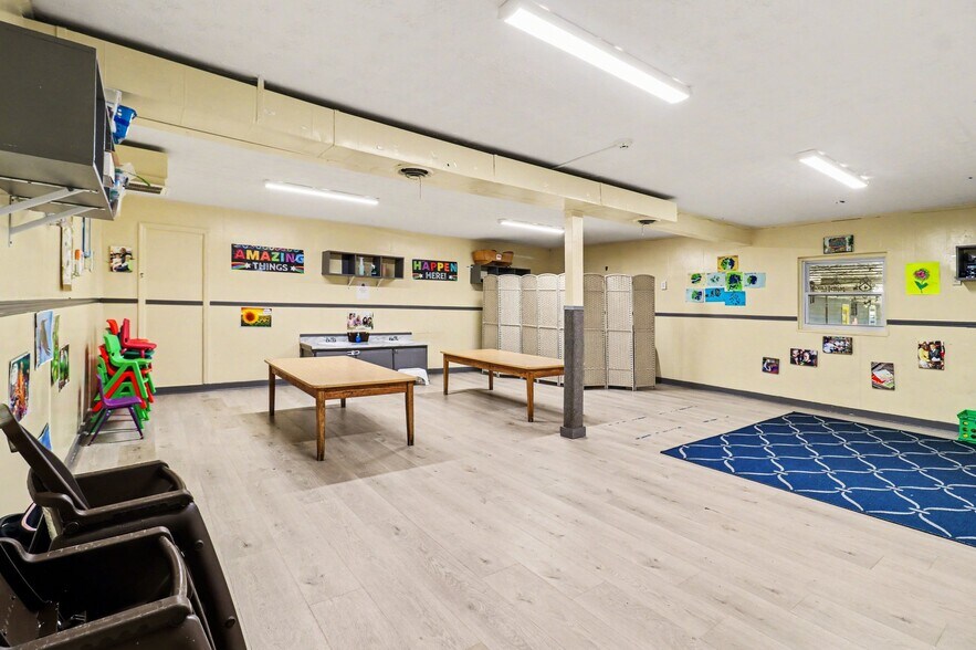 More Photos Of 983 Forest Ave, Forest Park Daycare Center For Sale