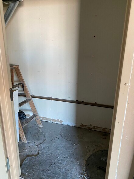 More Photos Of 123 E Route 59, Nanuet Freestanding For Lease