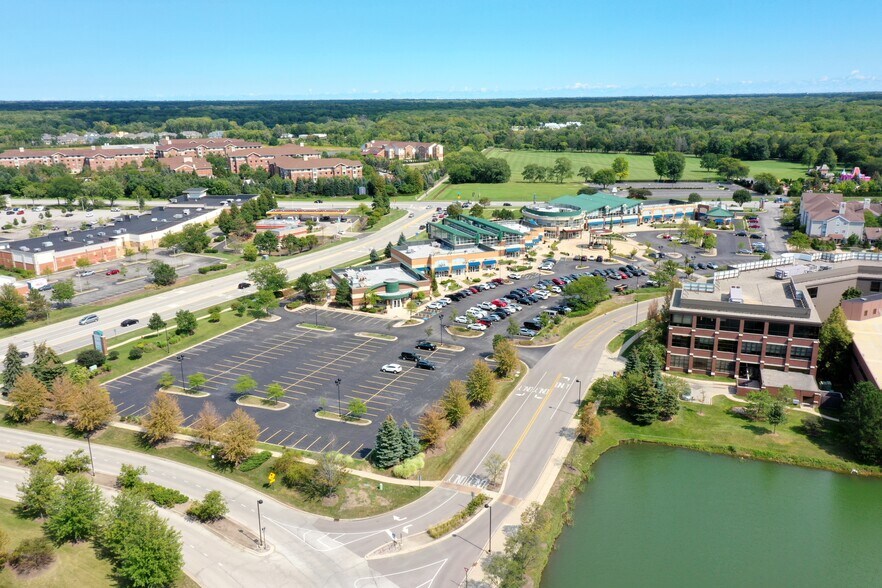 More Photos Of 215-295 Parkway Dr, Lincolnshire Unknown For Lease