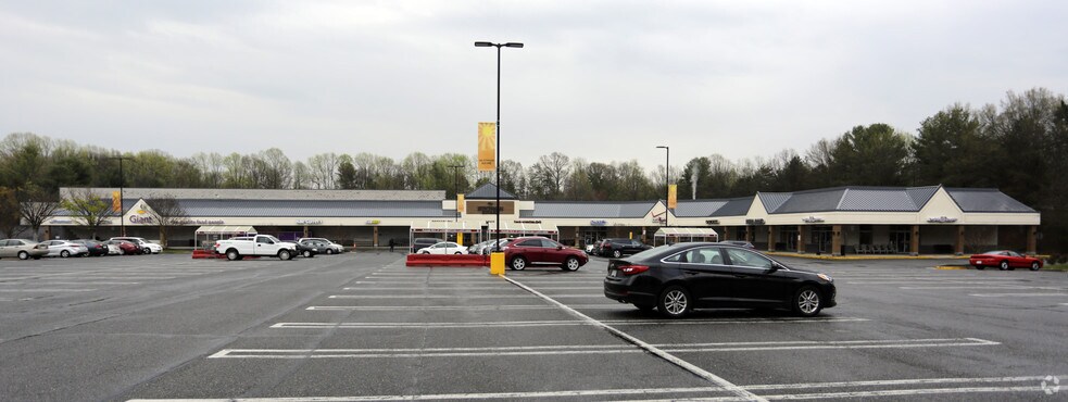 More Photos Of 7475-7561 Huntsman Blvd, Springfield Unknown For Lease