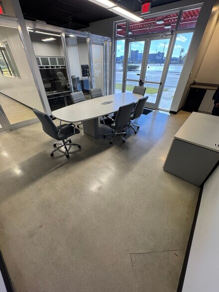 More Photos Of 1921 Pembroke Rd, Hollywood Warehouse For Lease