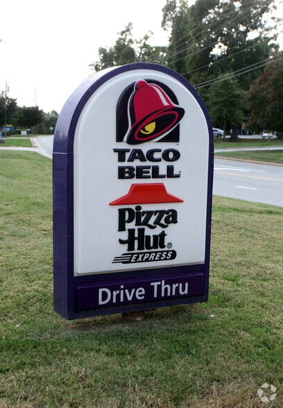 More Photos Of 5705 Inman Rd, Greensboro Freestanding For Lease