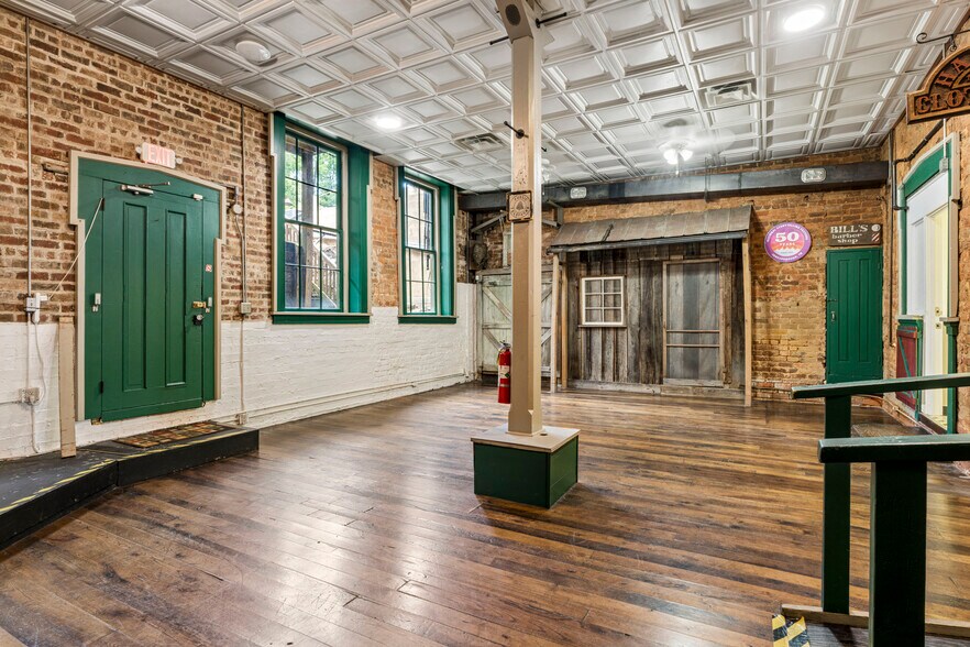More Photos Of 107 E Main St, Jonesborough Storefront For Sale