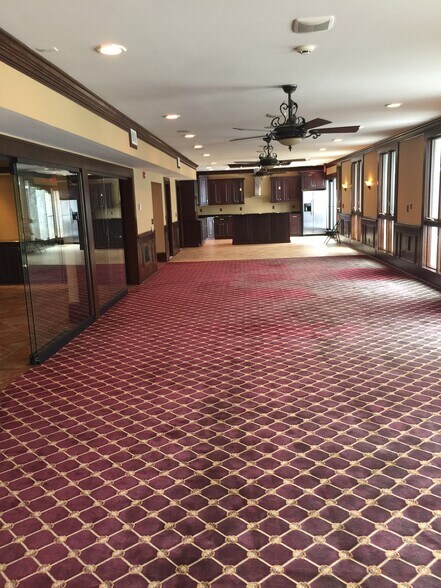 More Photos Of 10 Boice Rd, Hyde Park Medical For Sale